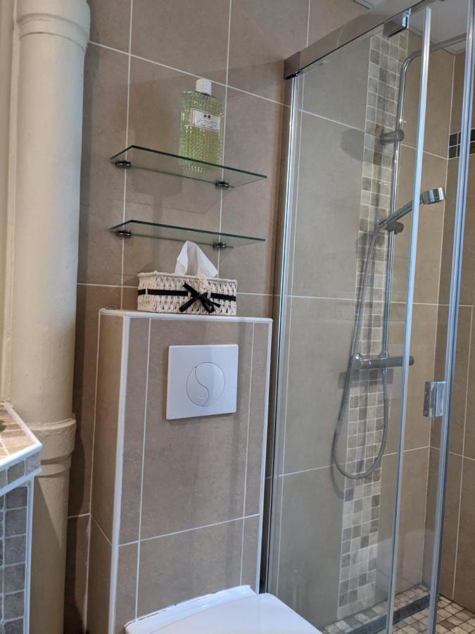 Private Acces To The All Flat. Charming Parisian. Extérieur photo